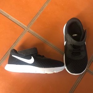 Nike toddler shoes